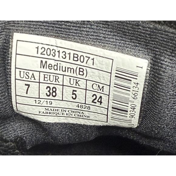 Brooks Levitate 3 Limited Edition Running Shoe Womens 7 Black Knit 1203131 Low - Picture 10 of 10